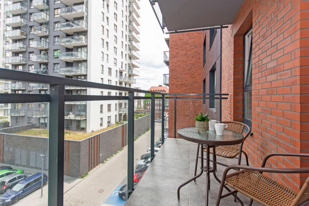 City Center - Walowa I Popieluszki By Apartmore Гданск Екстериор снимка