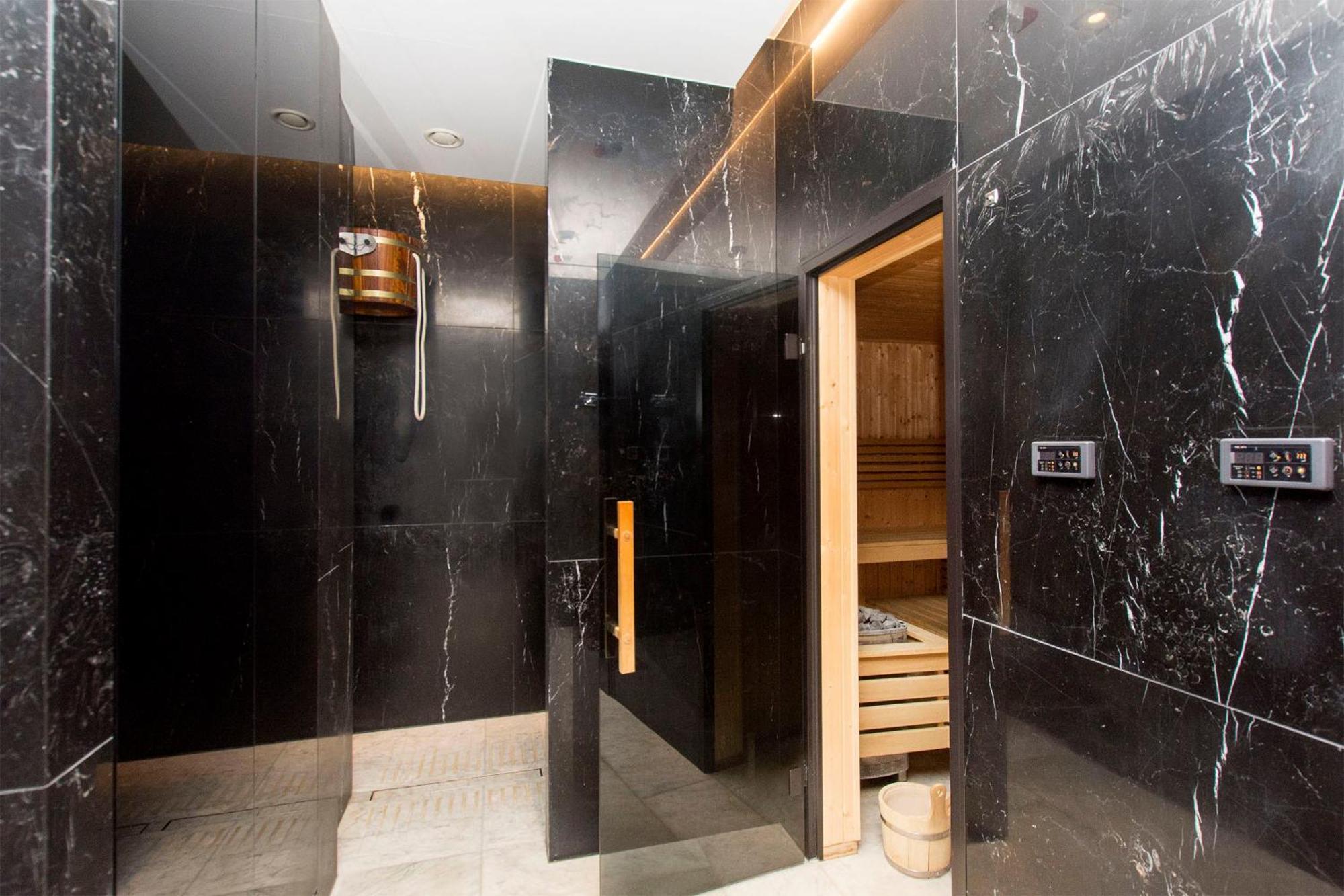 City Center - Walowa I Popieluszki By Apartmore Гданск Екстериор снимка